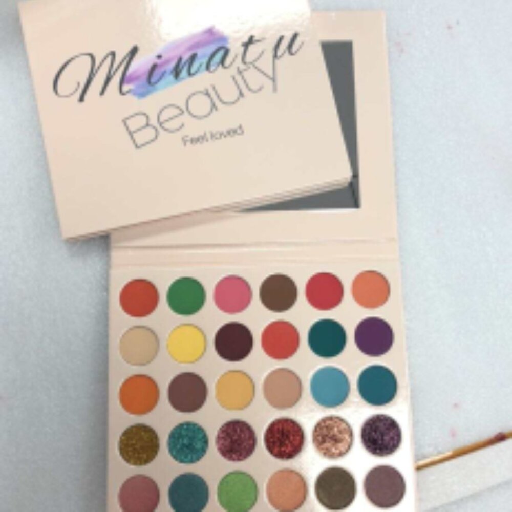 30 color Make-up Pallette. Beach party
